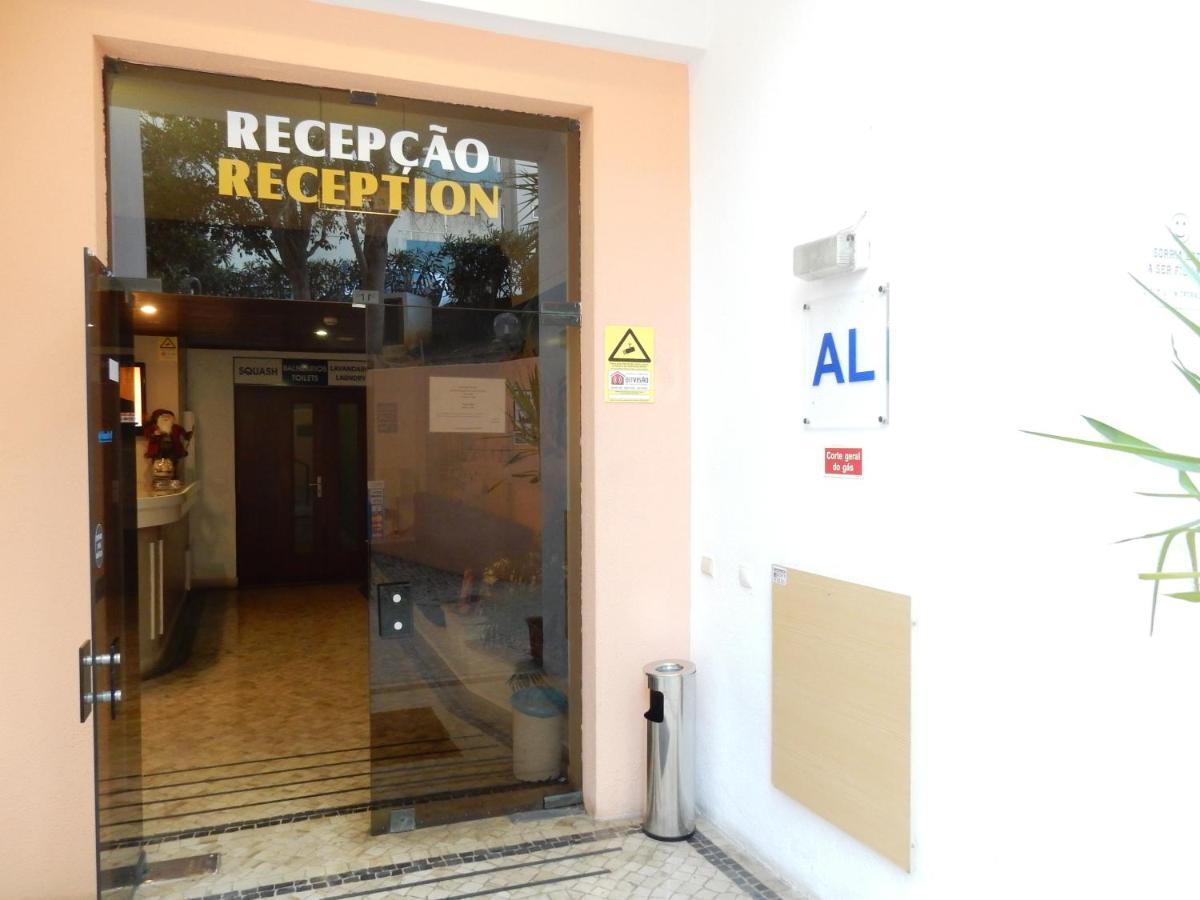Squash Club Apartamentos Portimao Bagian luar foto